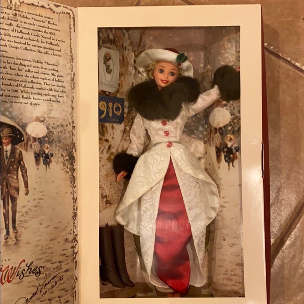 Hallmark Holiday Memories Barbie BNIB